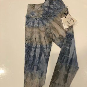 NWT * Electric and Rose Agate Wash Leggings Size S